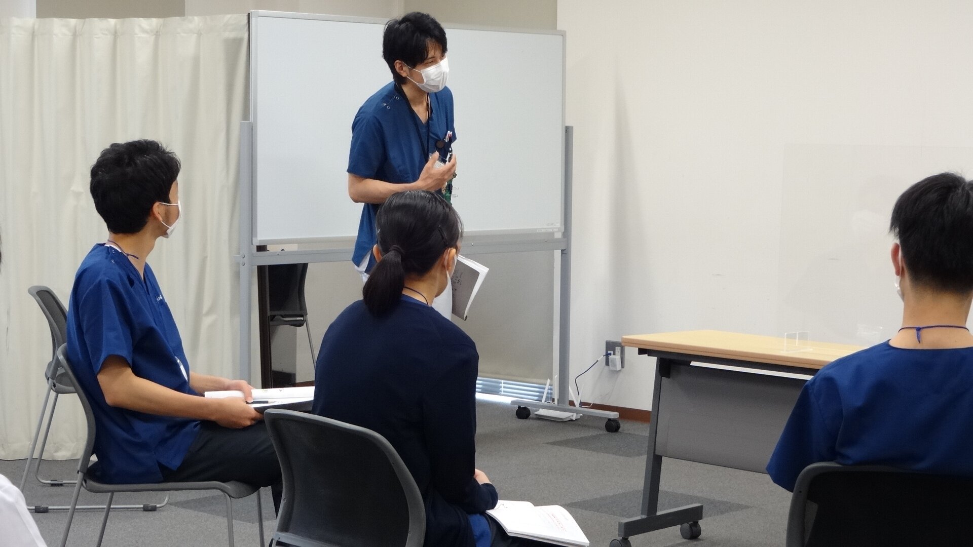 1.Dr.Suzuki_students.JPG
