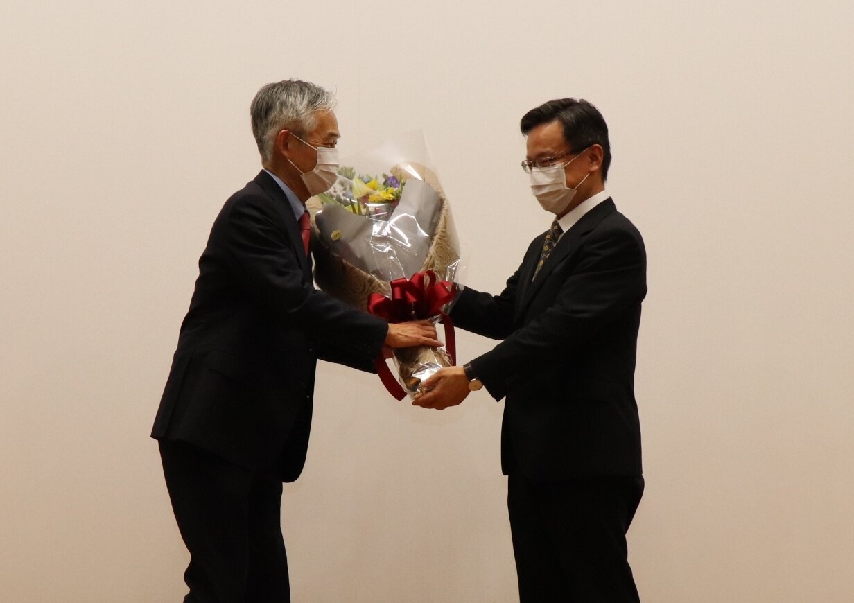 IMG_2359_Prof.Ohtani and Dr.Suzuki.JPG